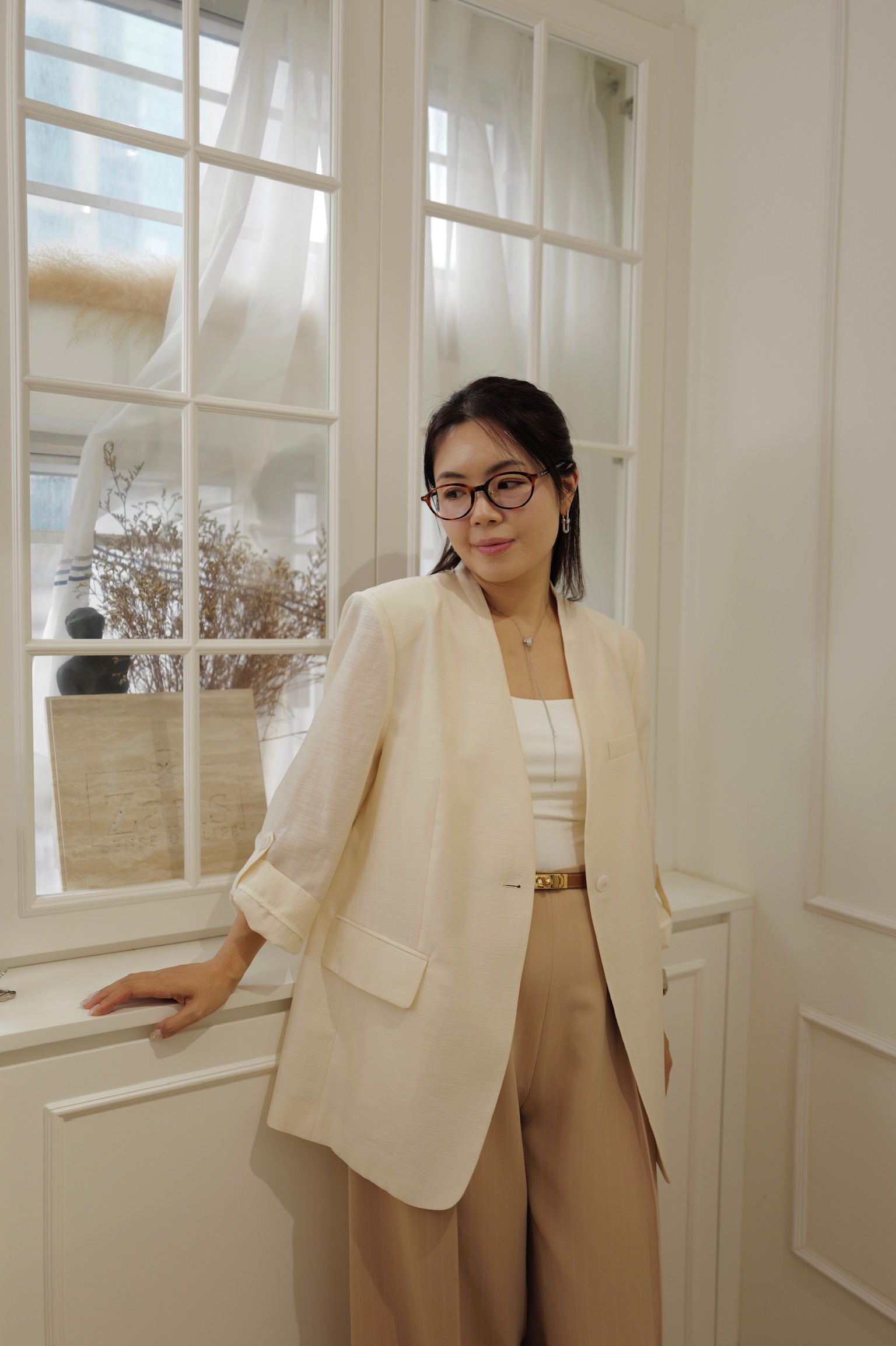 【LE ZANS BRAND COLLECTION】Blazer with Rolled Sleeves (20% Acetate, 57% Lyocell, 17% Rayon, 6% Linen) [J0138]