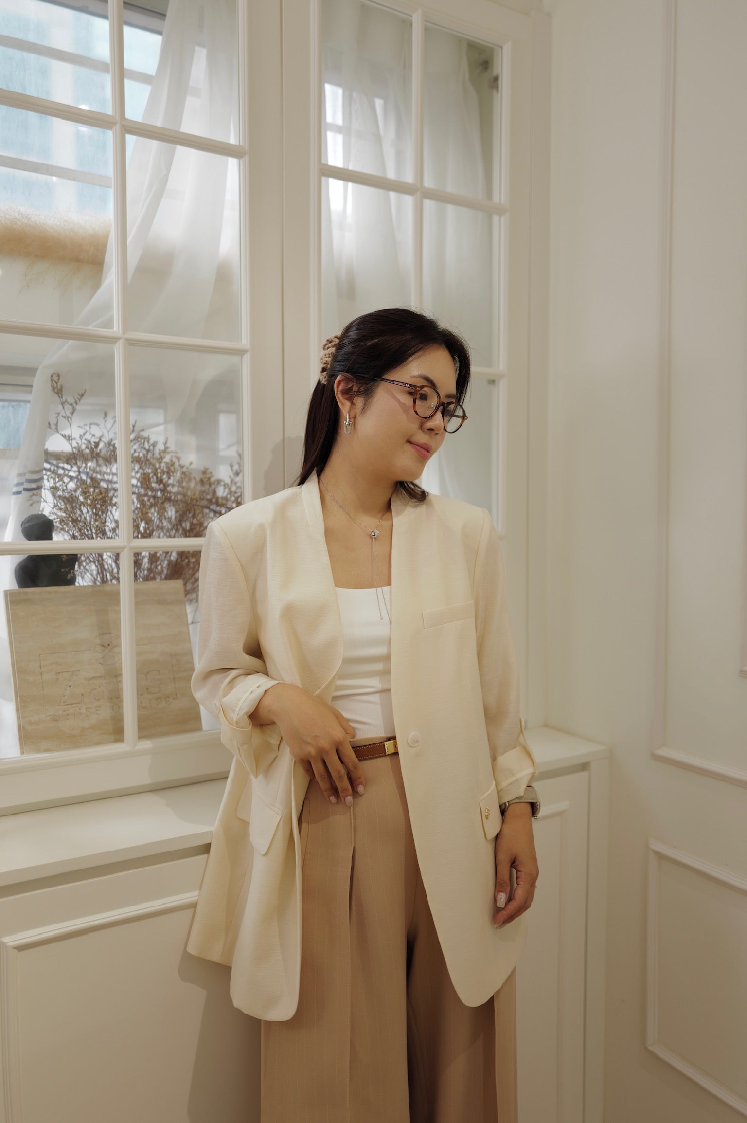 【LE ZANS BRAND COLLECTION】Blazer with Rolled Sleeves (20% Acetate, 57% Lyocell, 17% Rayon, 6% Linen) [J0138]