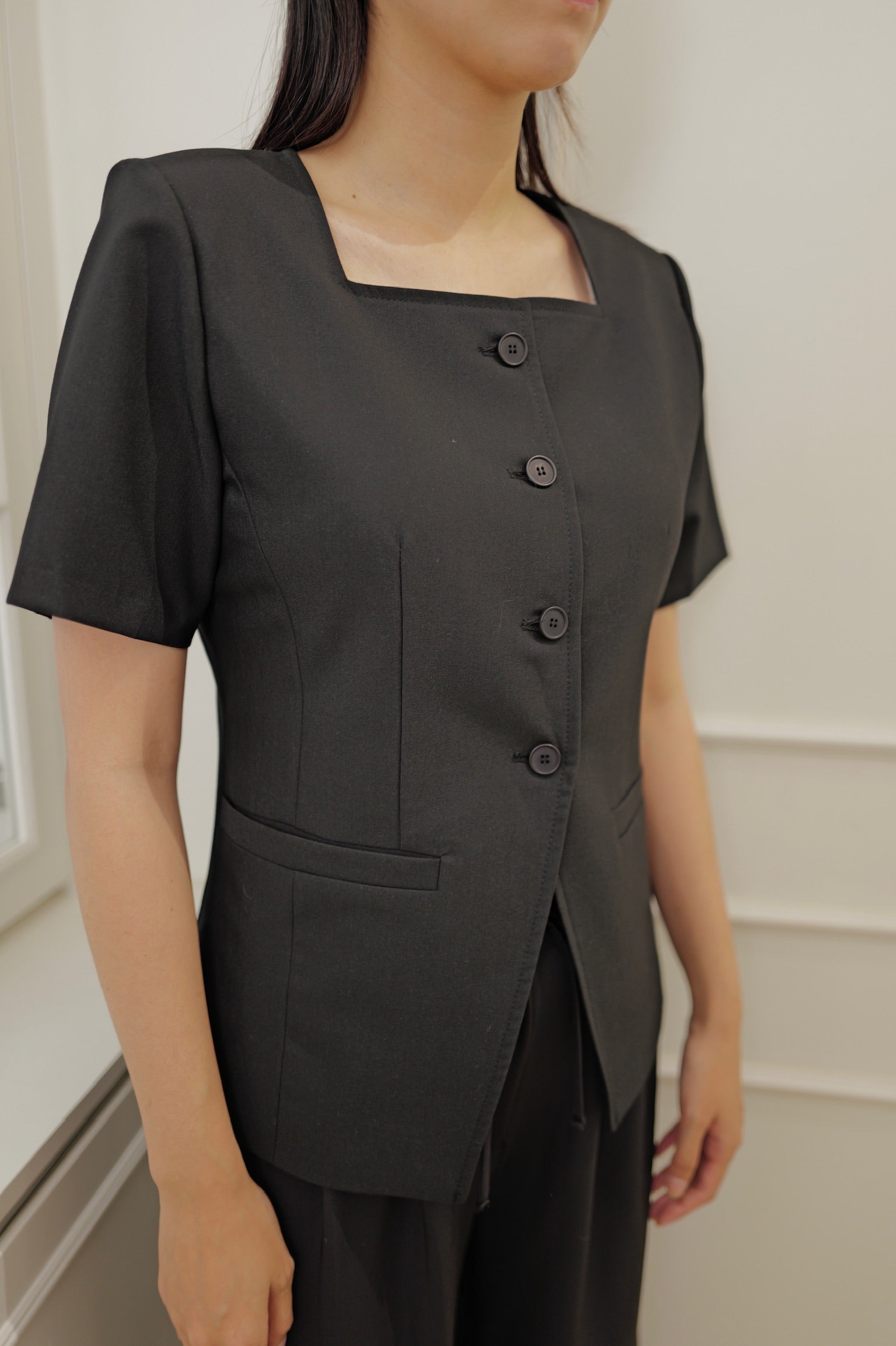 Tailored Short Blazer [J0137]