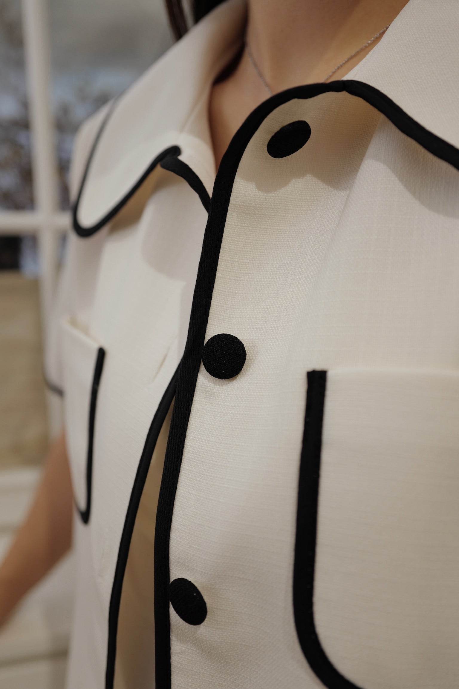 Chic Contrast Shirt [T0271]