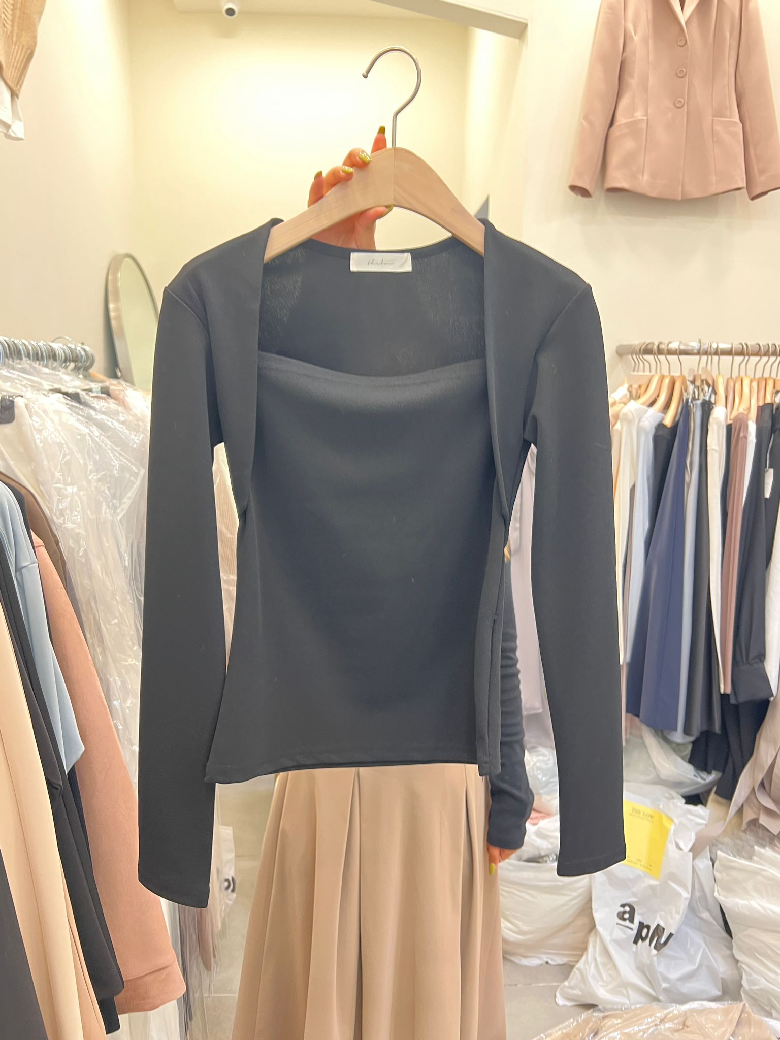 Minimalist Mono Top [T0089]